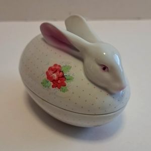 Andrea by Sadek Rabbit trinket box / dish with floral and pink dots